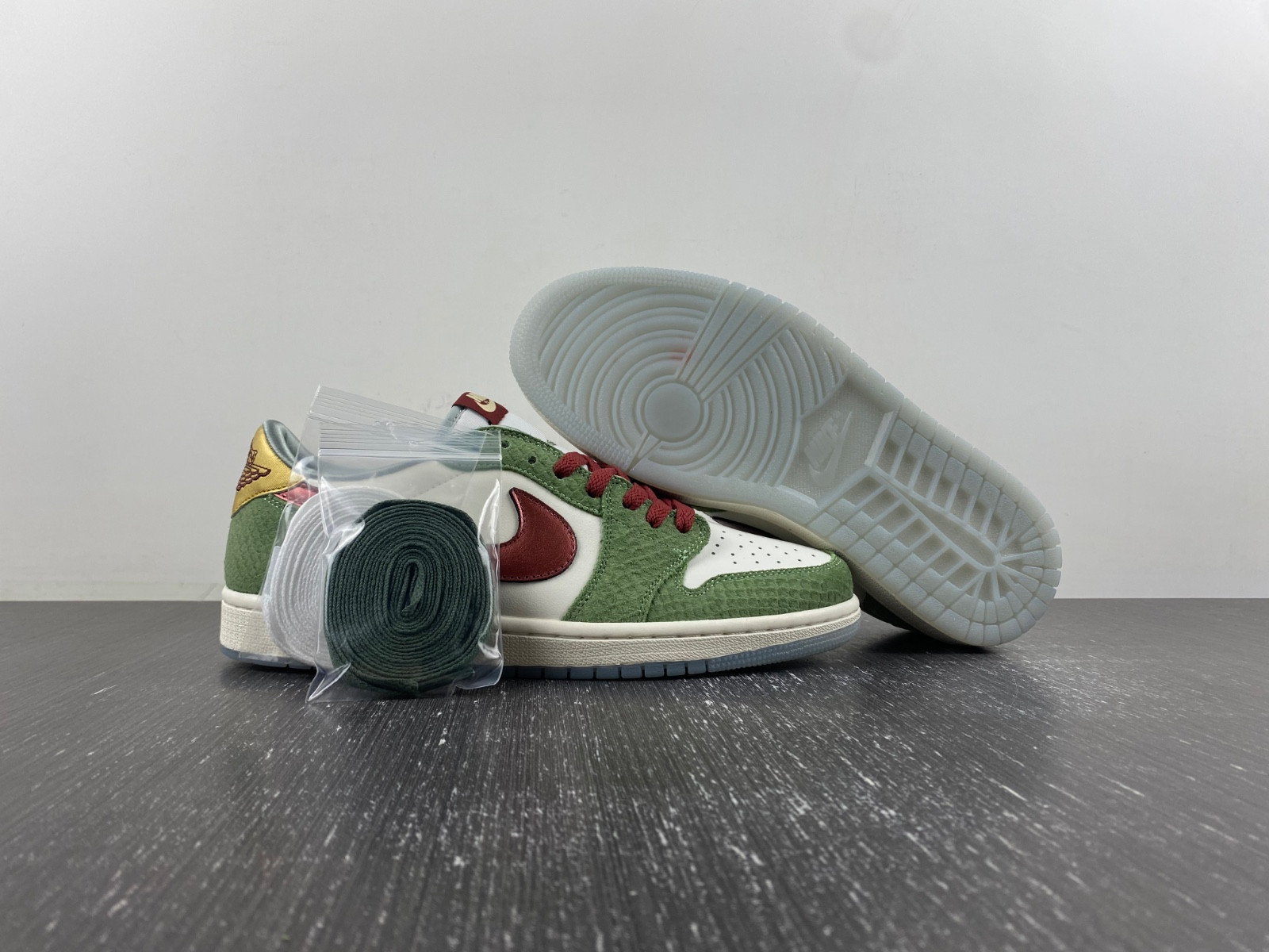 Air Jordan 1 Low OG Year of the Dragon FN3727-100