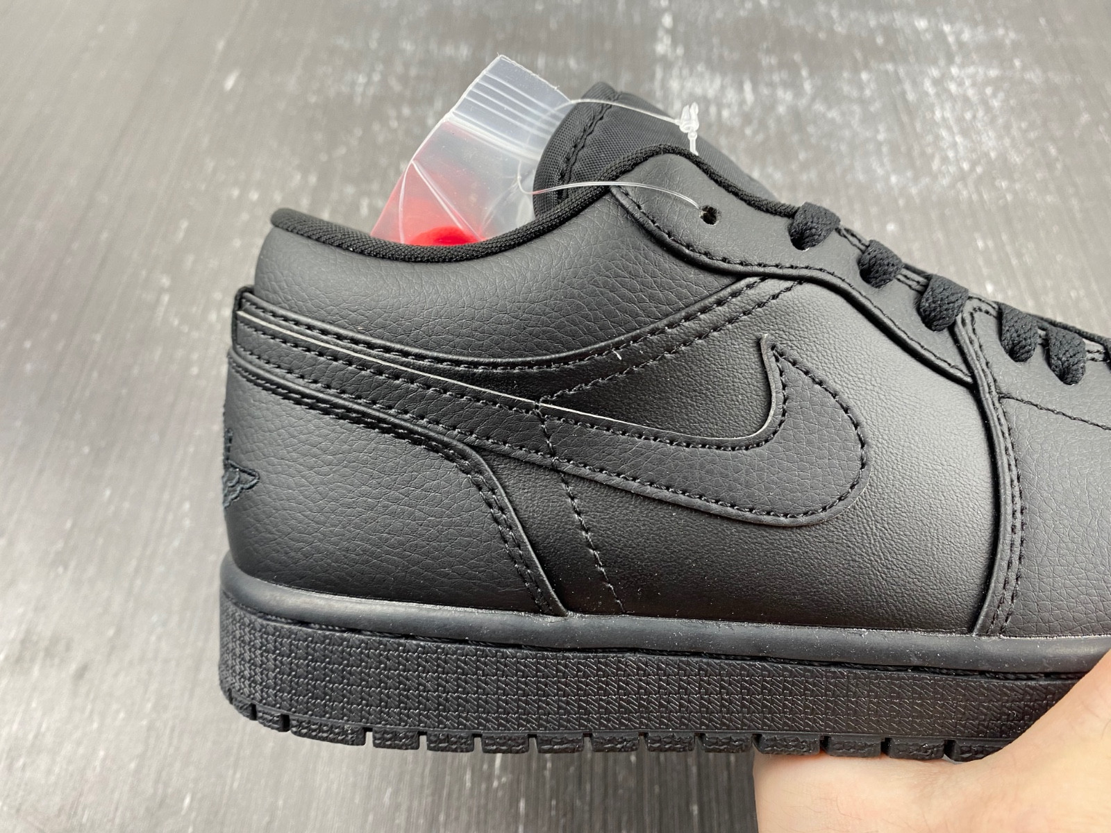 Jordan 1 Low Triple Black - 553558-091