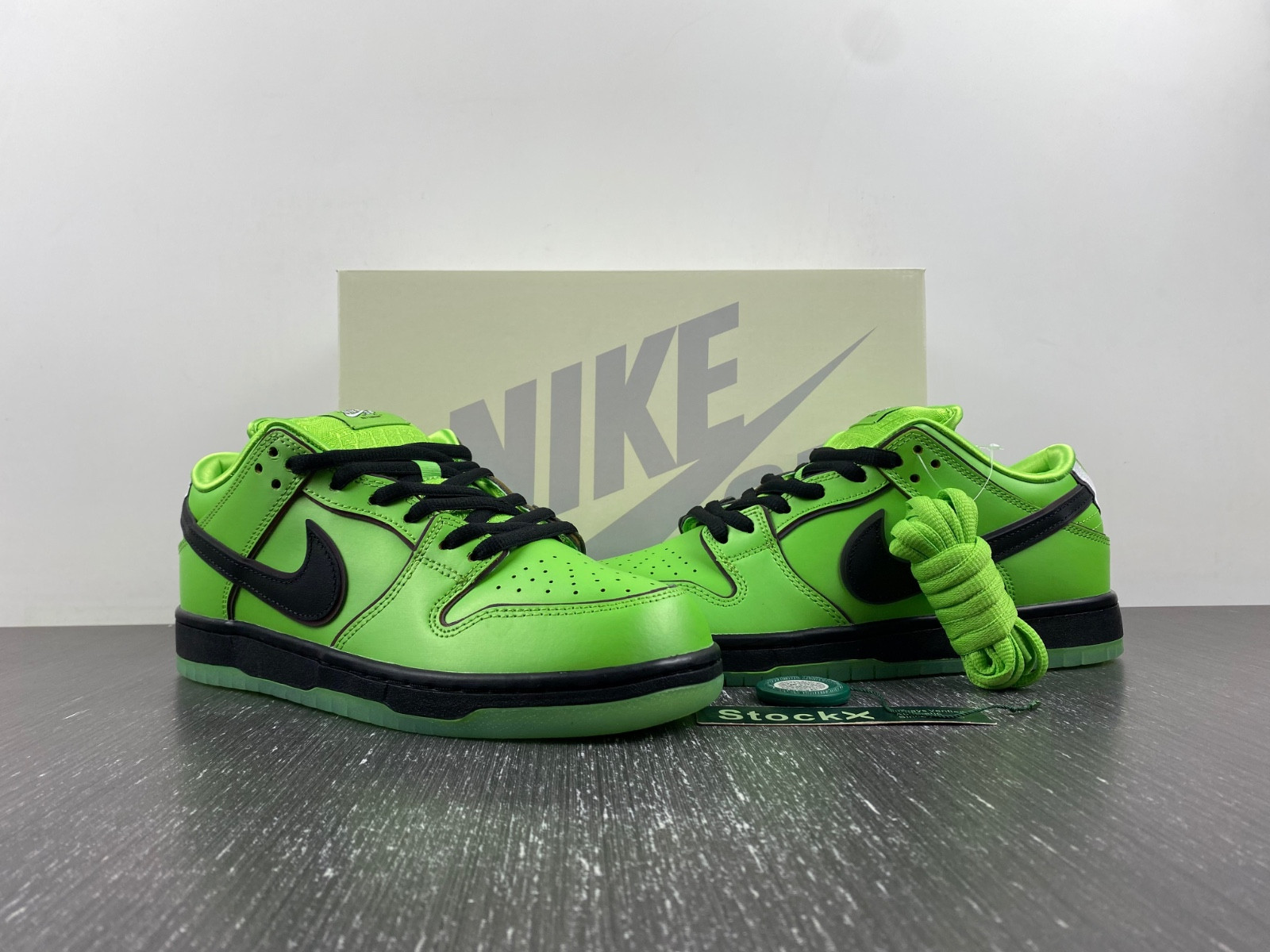 Powerpuff Girls Nike SB Dunk Low "Buttercup" FZ8319-300