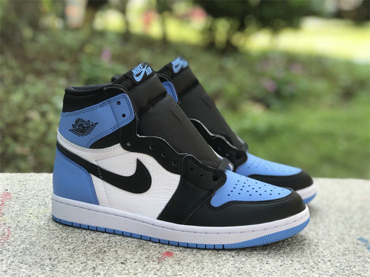 Air Jordan 1 High OG University Blue DZ5485-400