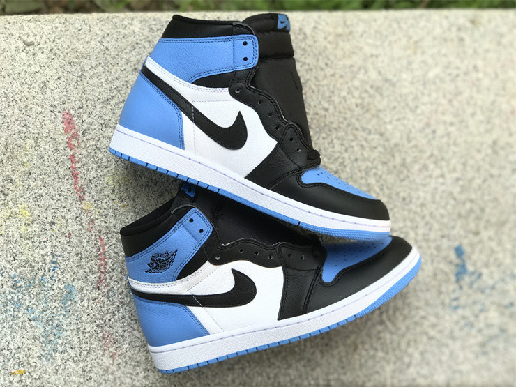 Air Jordan 1 High OG University Blue DZ5485-400