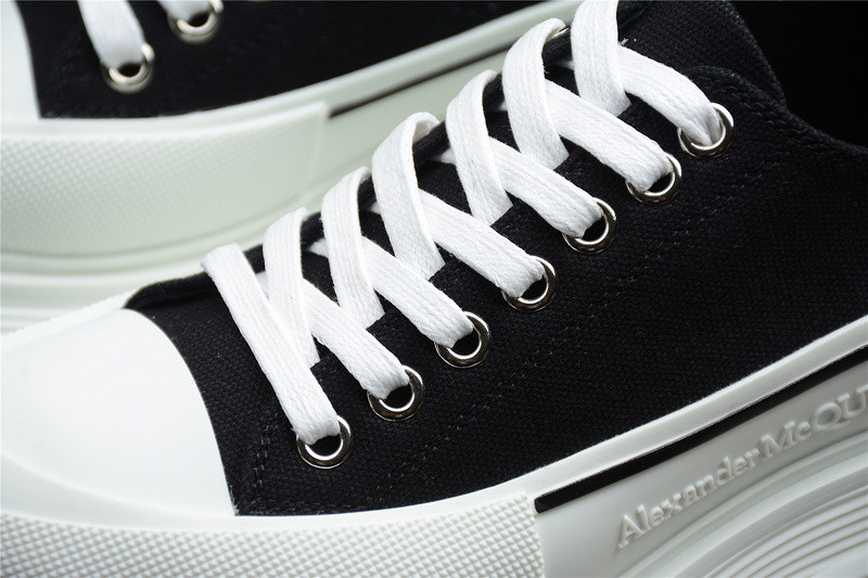 ALEXANDER MCQUEEN SNEAKER