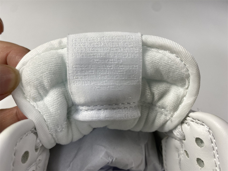 DOVER STREET MARKET (DSM) X NIKE DUNK LOW DH2686-100