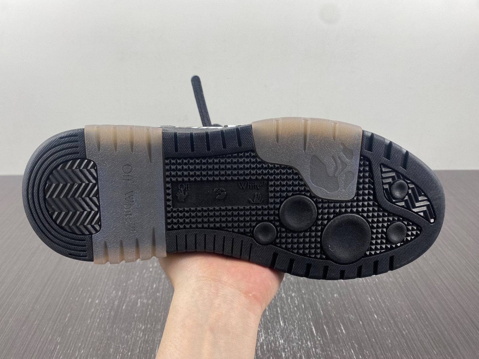 Off-White c/o Virgil Abloh