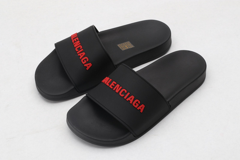 Ba*len*cia*ga black slides