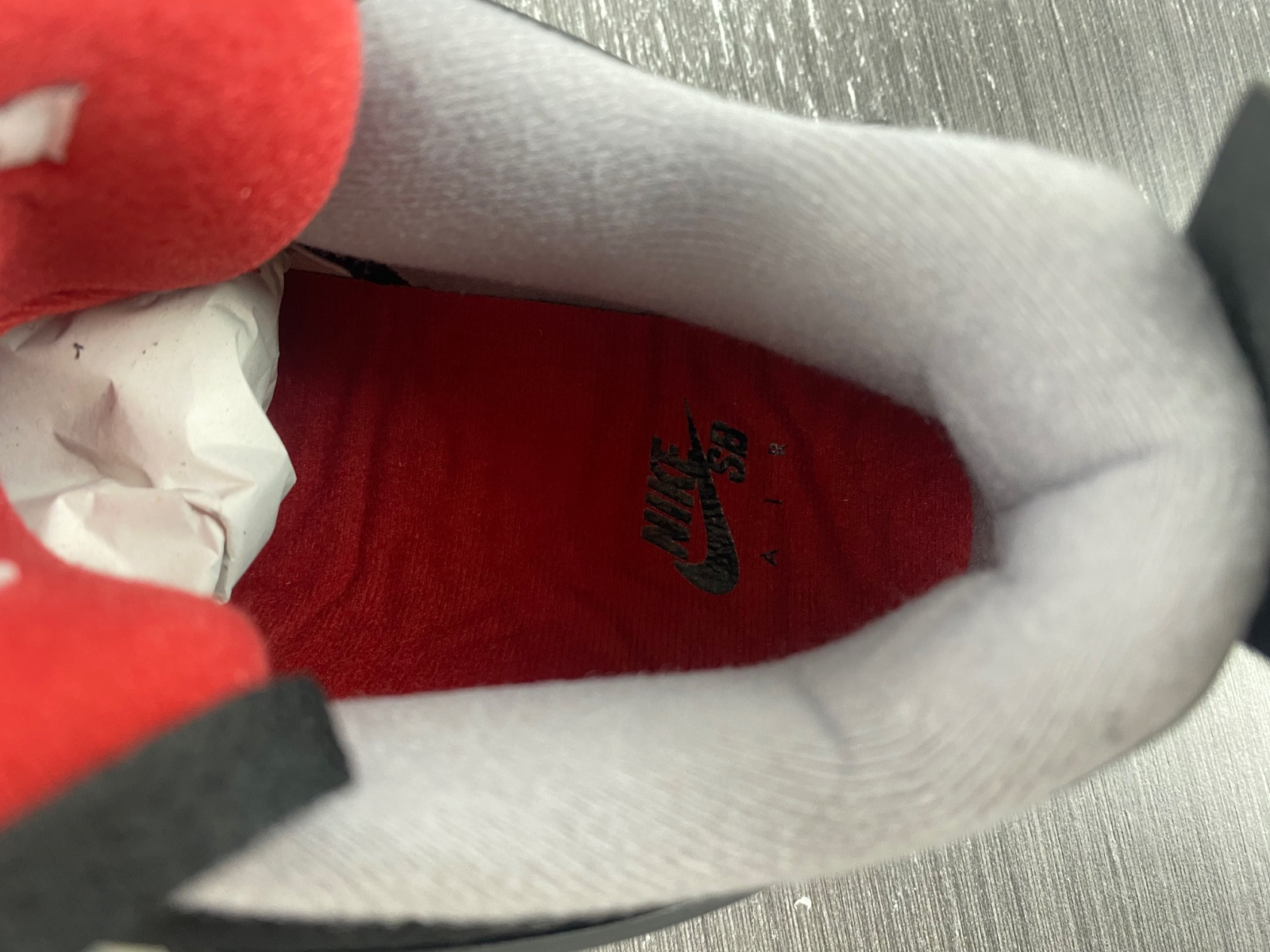 NIKE SB X R JORDAN 4 DR5415-060(This is not a classic model, the classic model is at the back!)