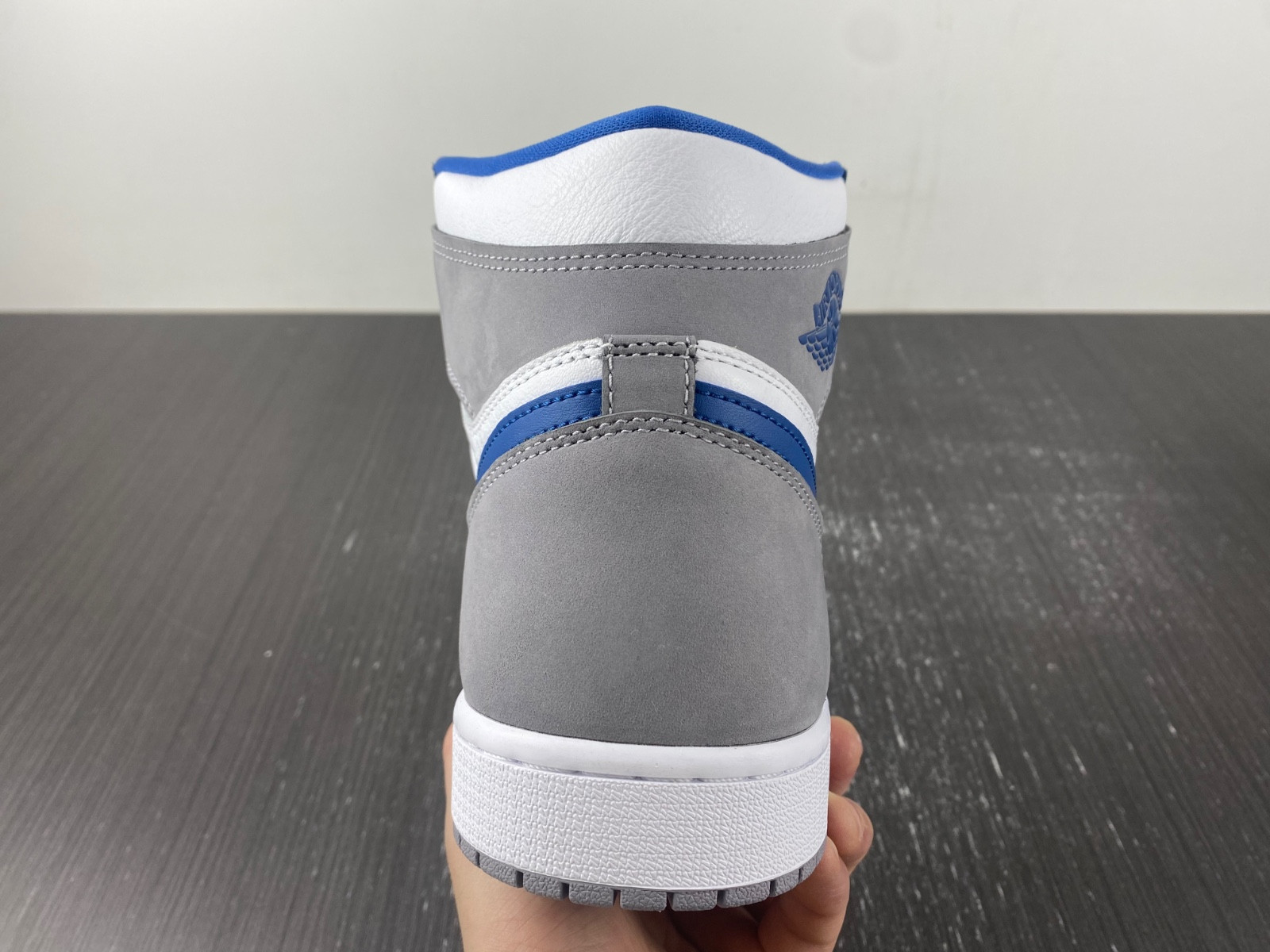 AIR JORDAN 1 RETRO HIGH OG "TRUE BLUE" DZ5485-410