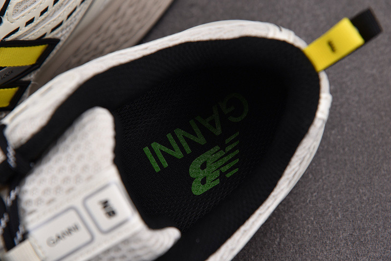 Ganni x New Balance 1906R Egret M1906RGG