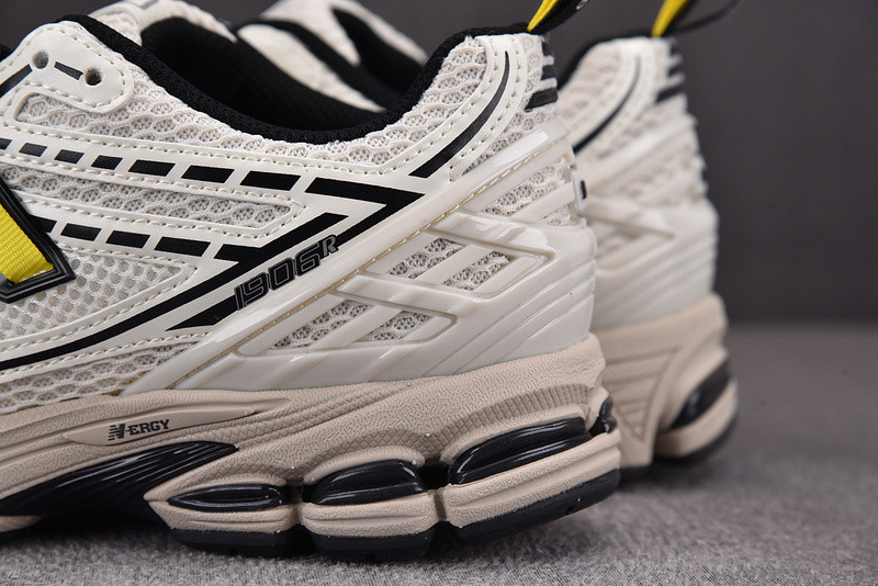 Ganni x New Balance 1906R Egret M1906RGG