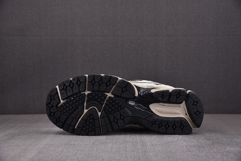 Ganni x New Balance 1906R Egret M1906RGG