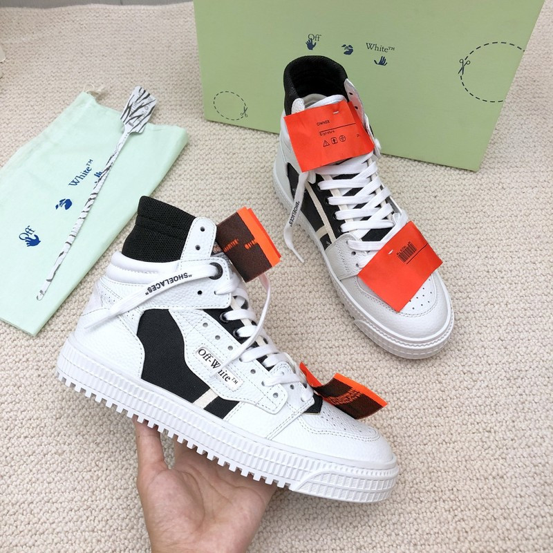 Off-White c/o Virgil Abloh