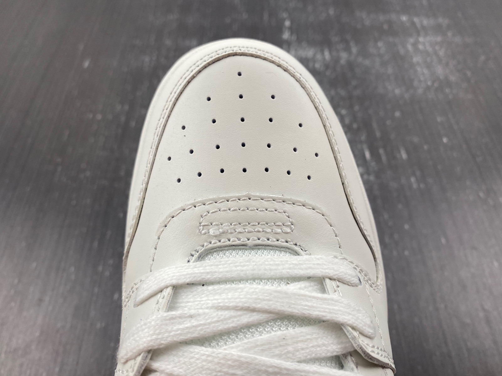 Off-White c/o Virgil Abloh