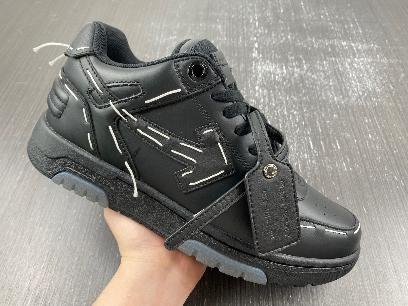 Off-White c/o Virgil Abloh