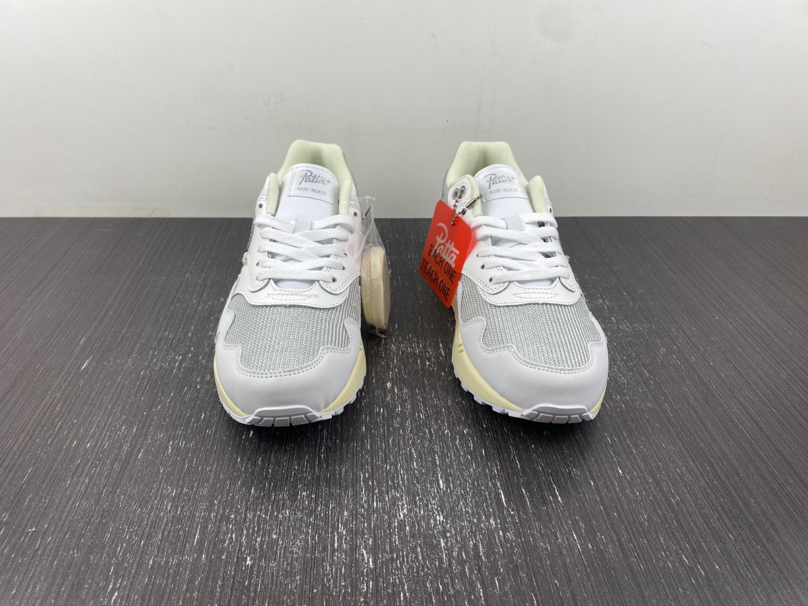 Patta Nike Air Max 1 White Silver DQ0299-100