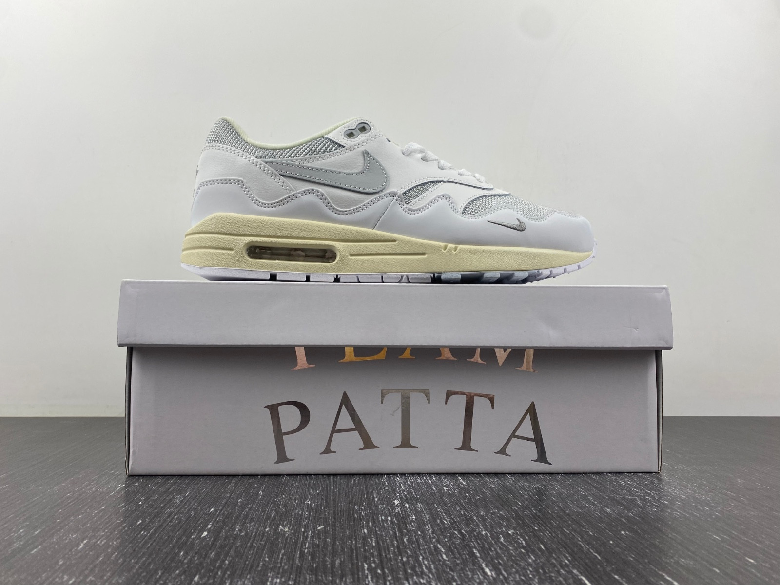 Patta Nike Air Max 1 White Silver DQ0299-100