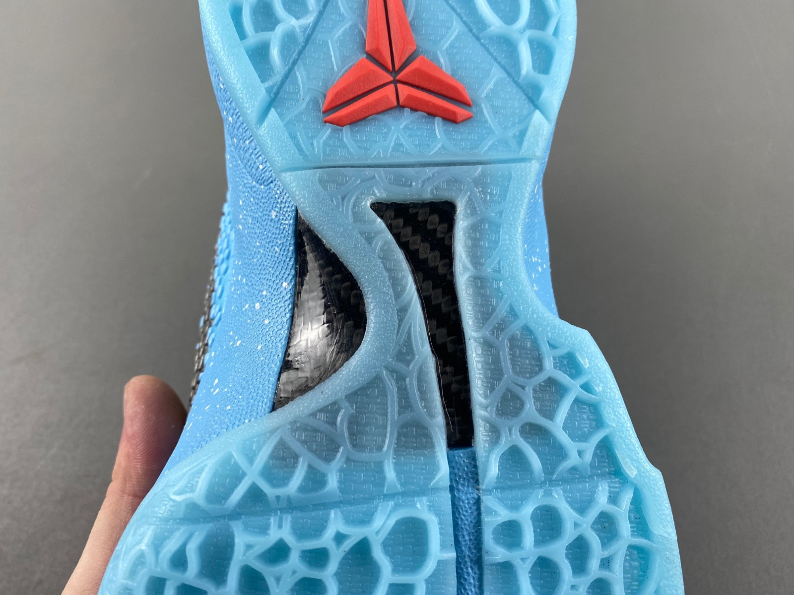 Nike Kobe 6 ice grinch. P.E PE2023-100