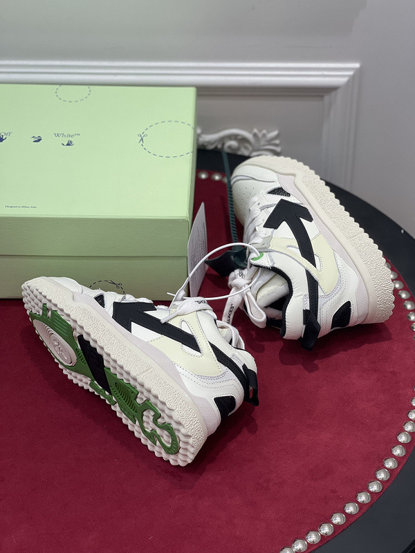 Off-White c/o Virgil Abloh