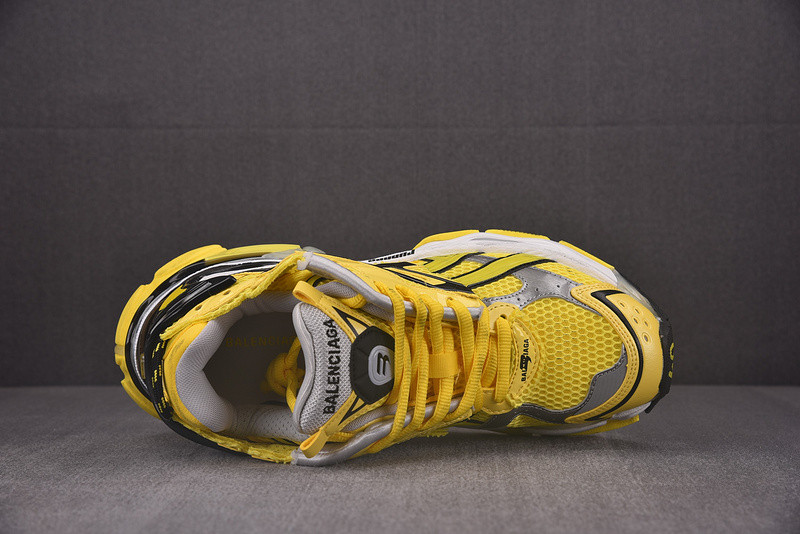 Ba*len*cia*ga runner 67403 w2rd3 0510