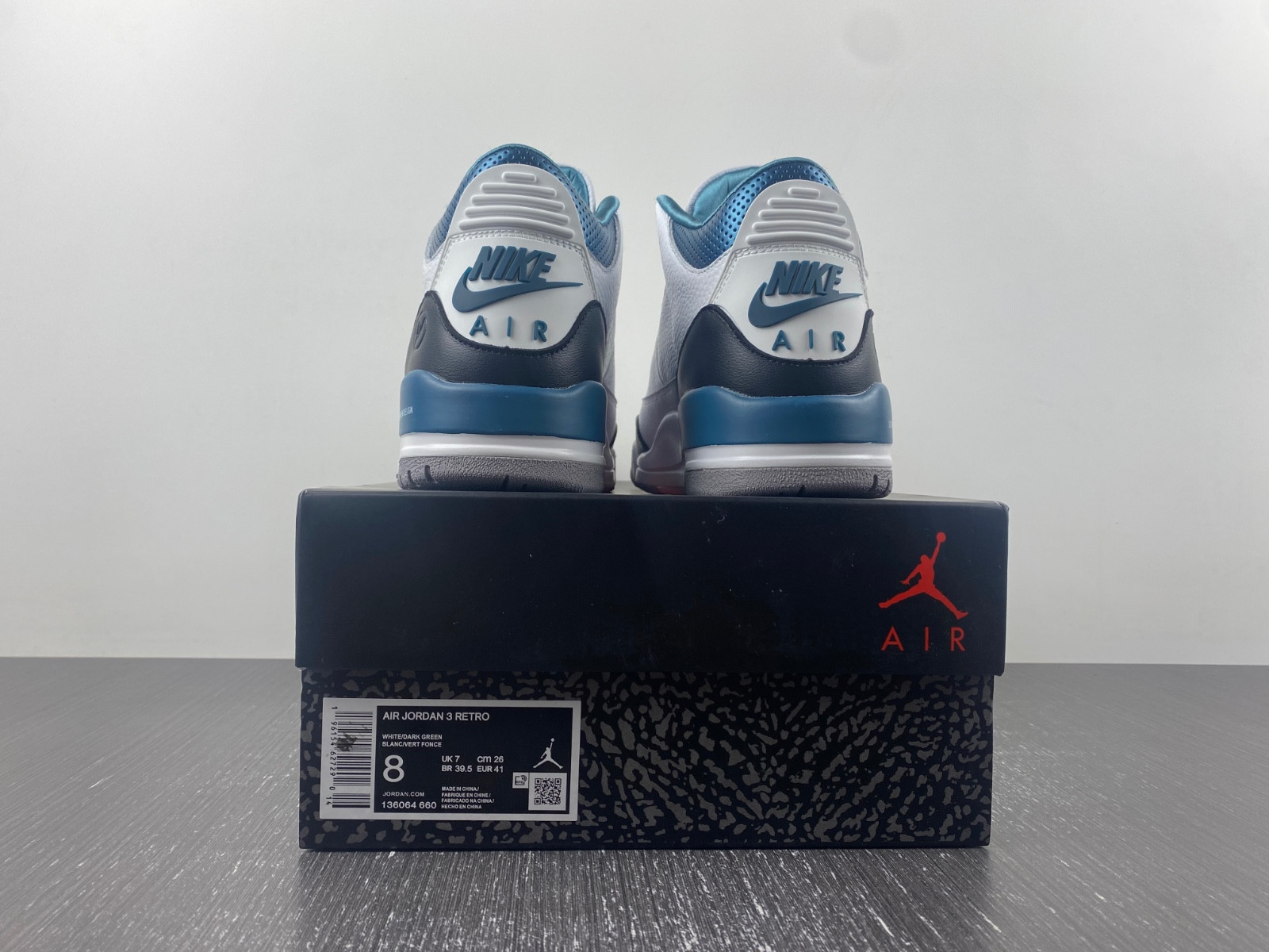 Air Jordan 3 Retro 136064-660