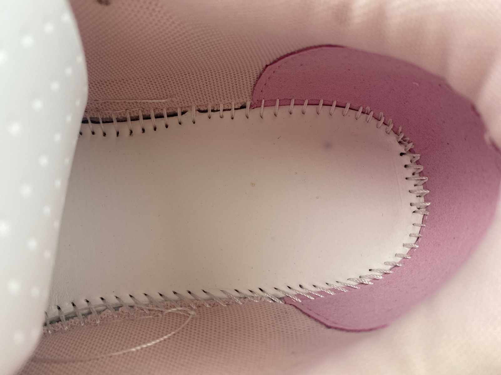 Off-White c/o Virgil Abloh