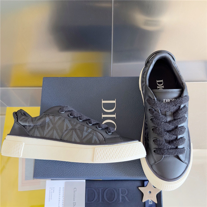 DR B33 SNEAKER
