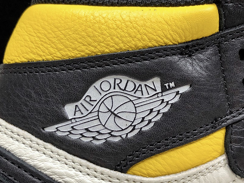 AIR JORDAN 1 NO LS VARSITY MAIZE 861428-107