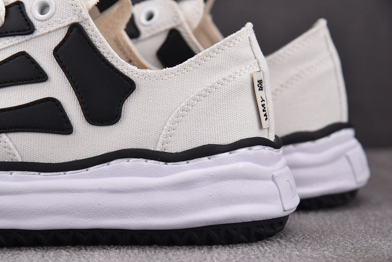 A*iri x MMY Sneakers