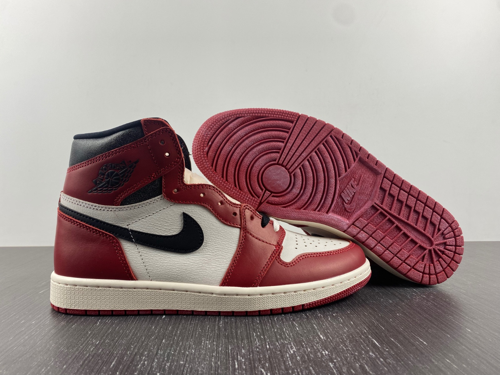 Jordan 1 Retro High OG Chicago Lost and Found DZ5485-612