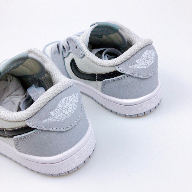 AIR JORDAN 1 KIDS SHOES