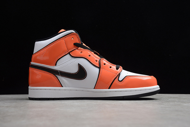 Air Jordan 1 Mid “Turf Orange” DD6834-802