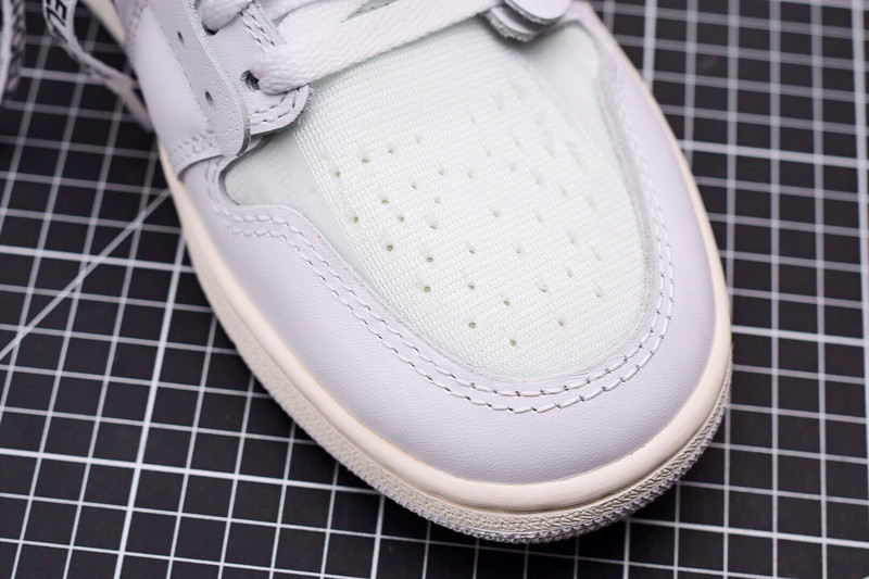 AIR JORDAN 1 RETRO HIGH X OW AQ0818-100