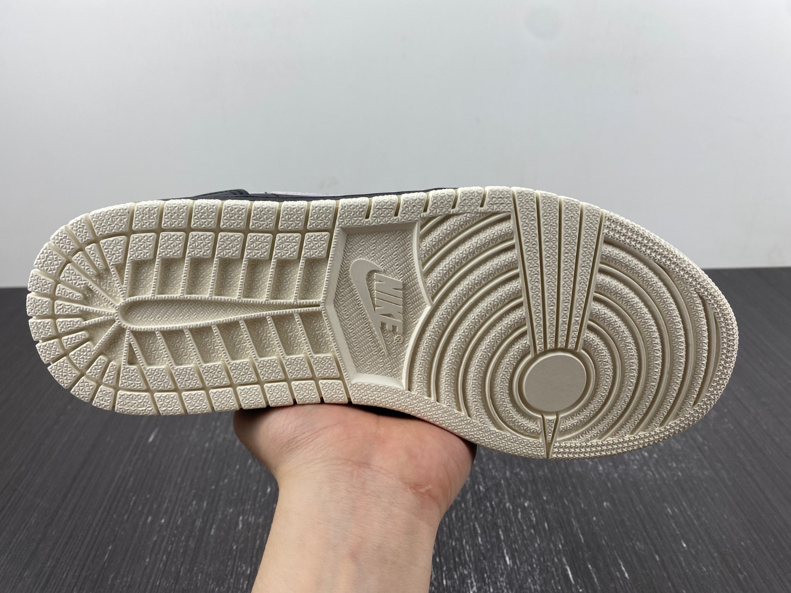 Jordan 1 Low SE Just Skate Black - FJ7073-010