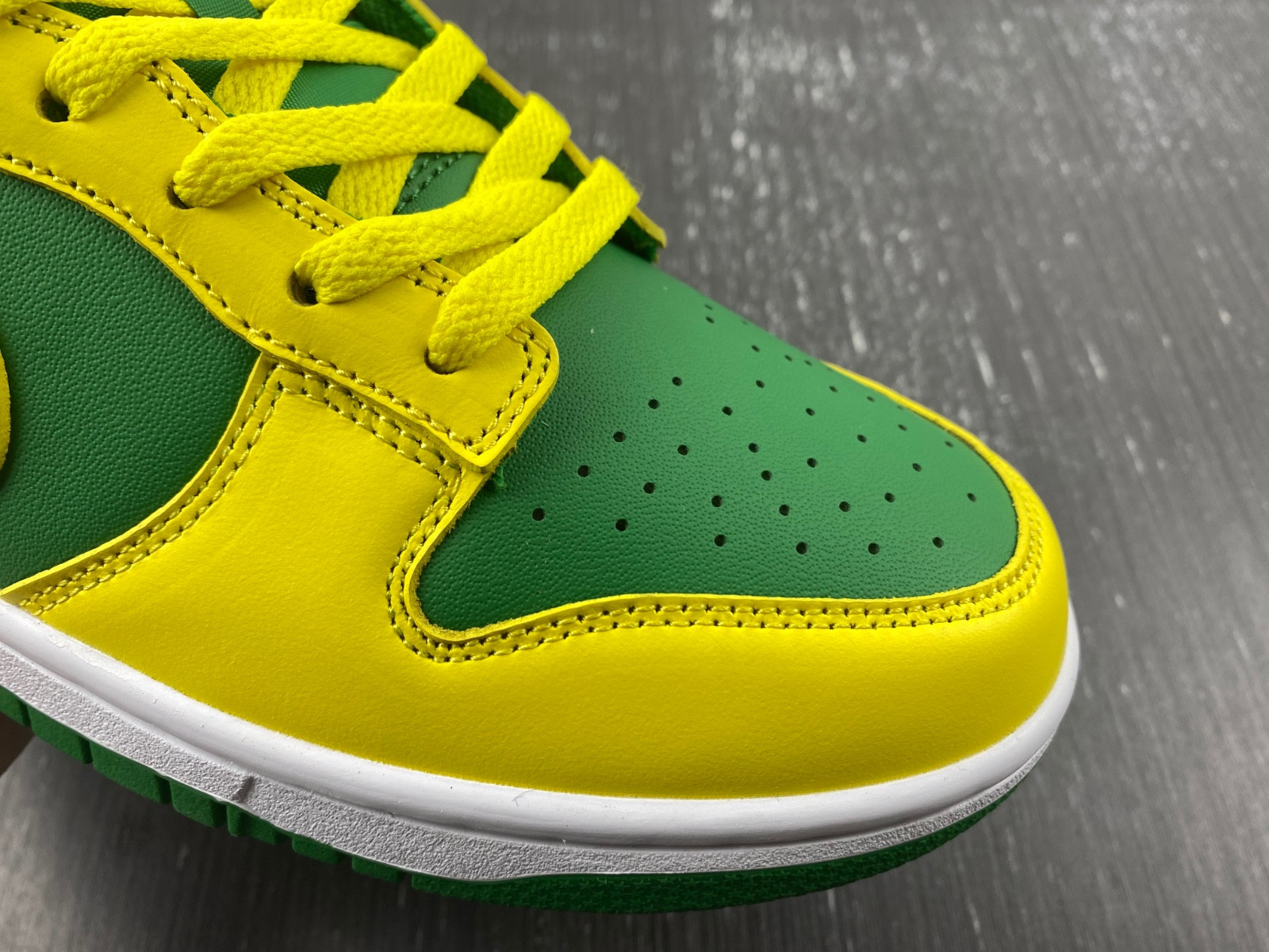 Nike Dunk Low “Reverse Brazil” DV0833-300