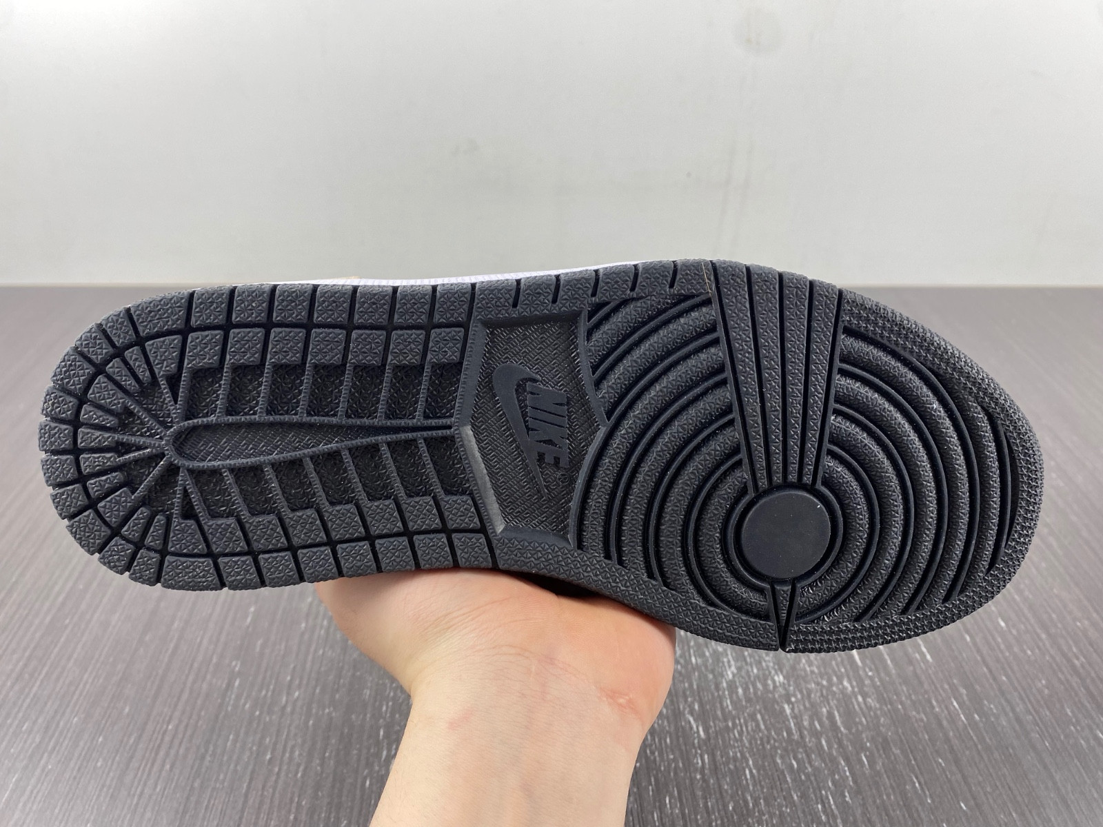 Air Jordan 1 Low "Flight Club" DX4334-008