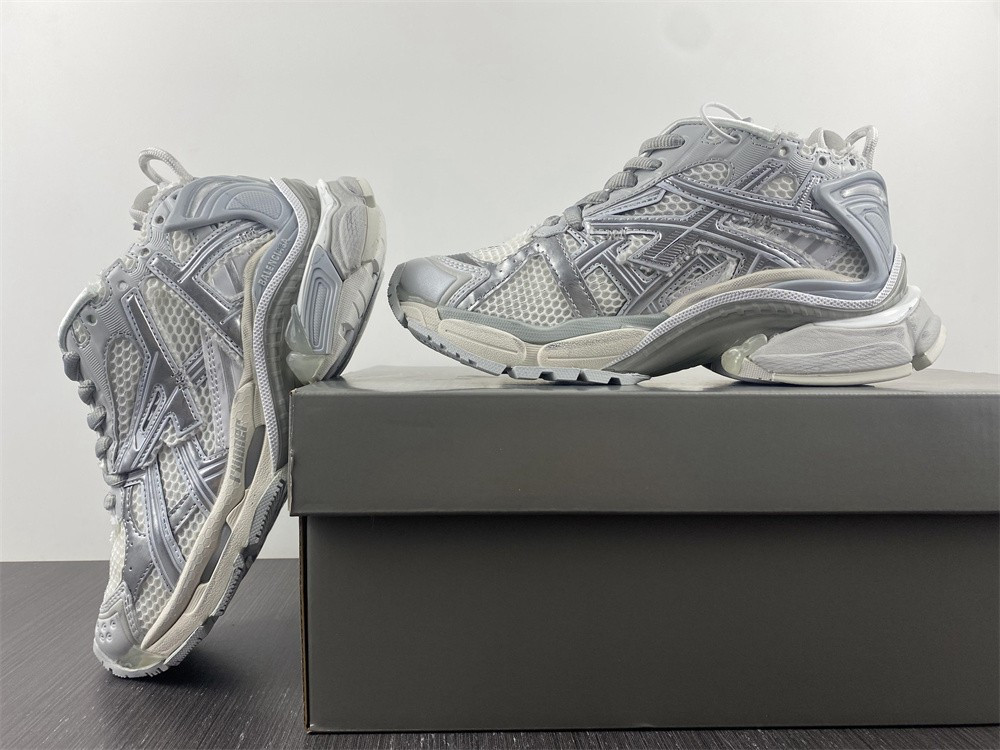 Ba*len*cia*ga runner 677402 w3rbl 8100