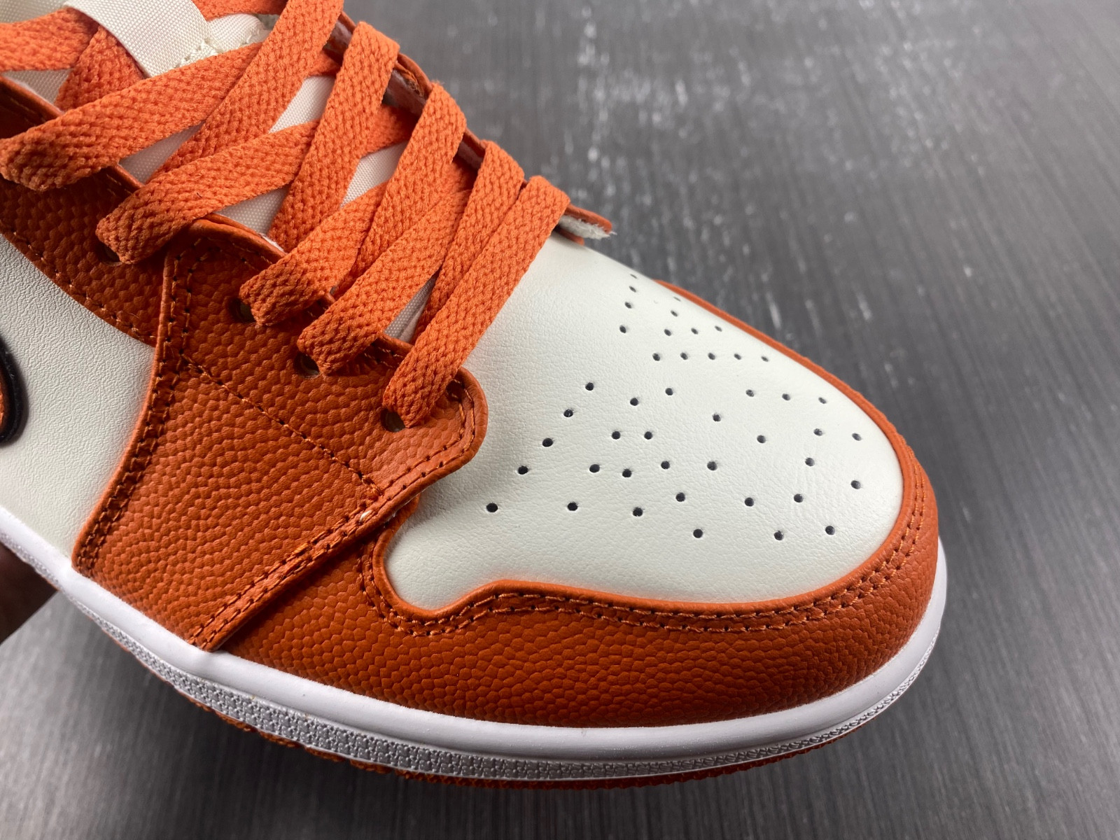 Air Jordan 1 Mid SE WMNS Coconut Milk Sport Spice DV1302-100