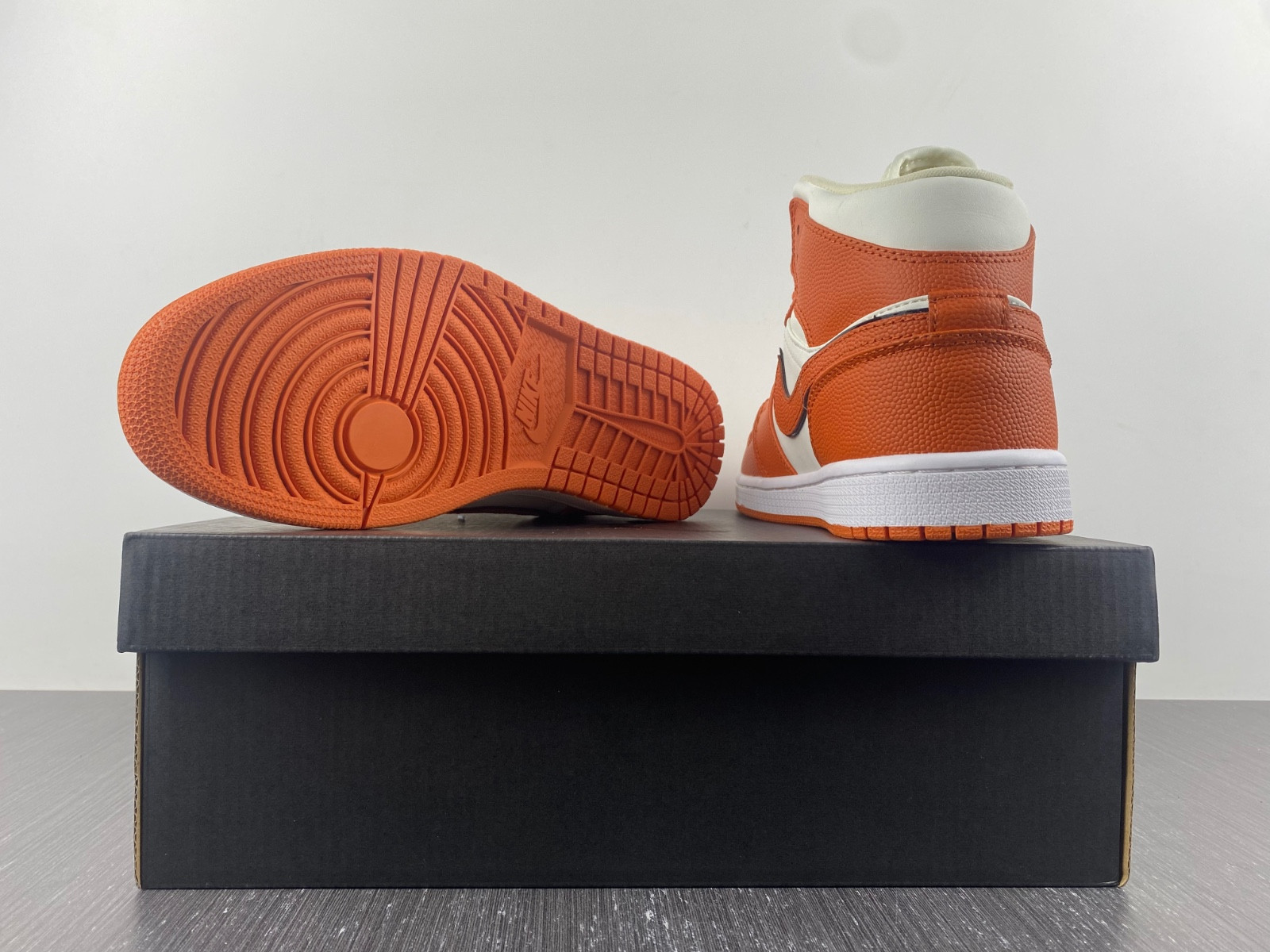 Air Jordan 1 Mid SE WMNS Coconut Milk Sport Spice DV1302-100