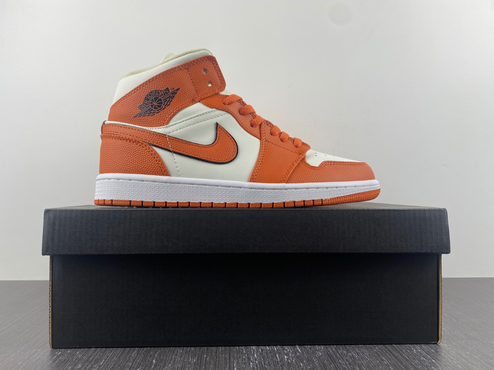 Air Jordan 1 Mid SE WMNS Coconut Milk Sport Spice DV1302-100