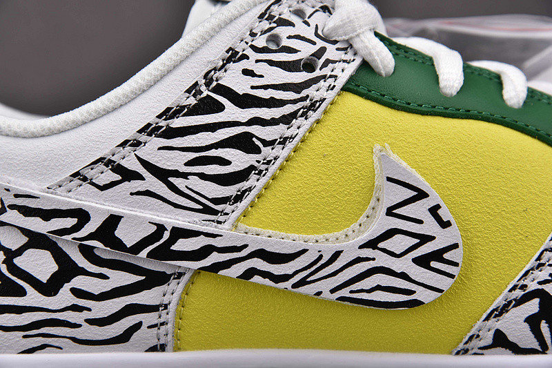 Nike Dunk Low Doernbecher Zoe DR7305-100