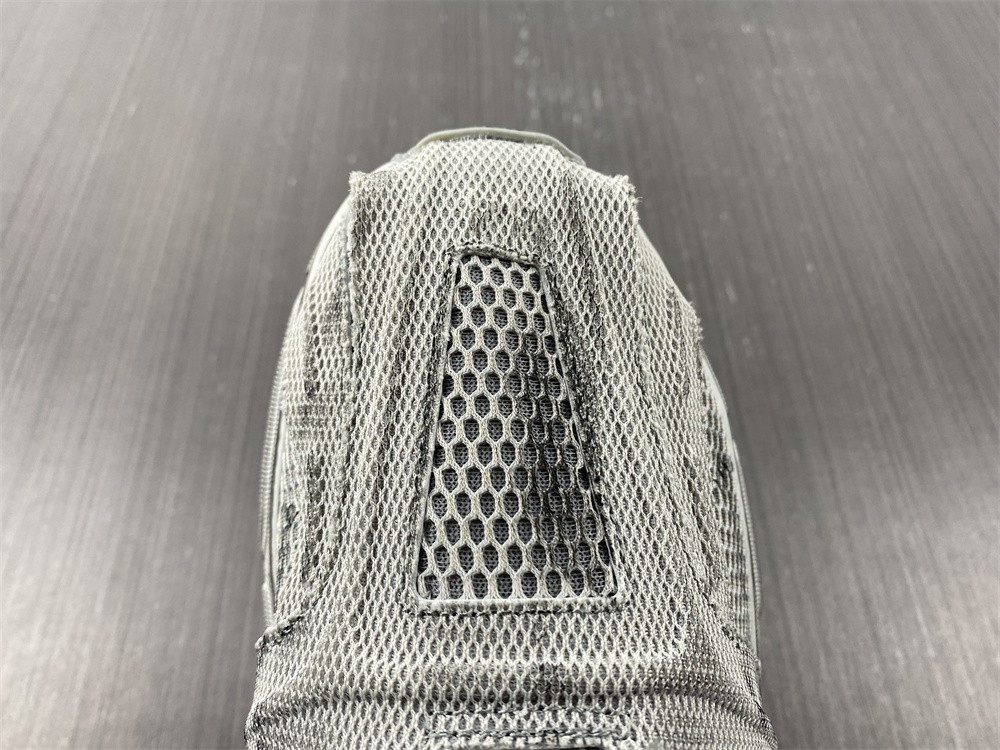 Ba*len*cia*ga phantom sneaker