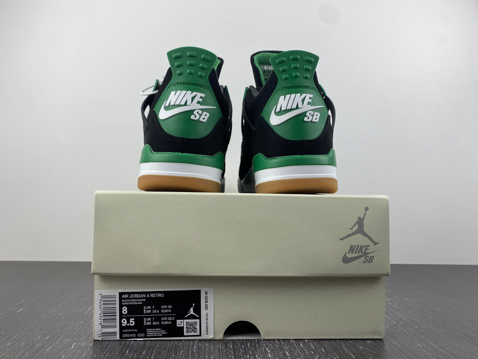 NIKE SB X AIR JORDAN 4 DR5415-030