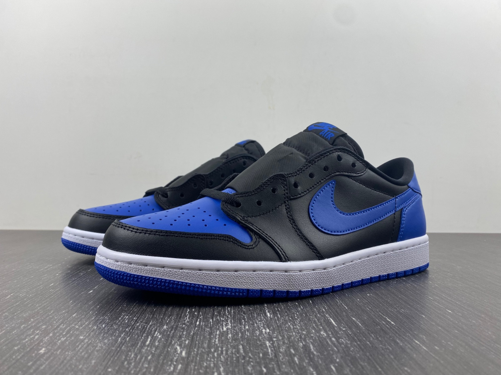 Jordan 1 Retro Low Royal (2015) - 705329-004