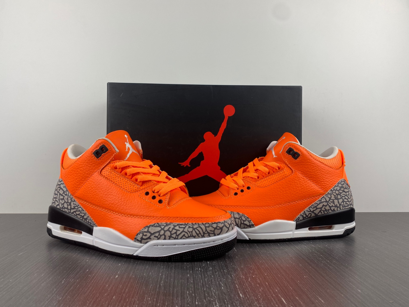 Air Jordan 3 Retro CT8532-801
