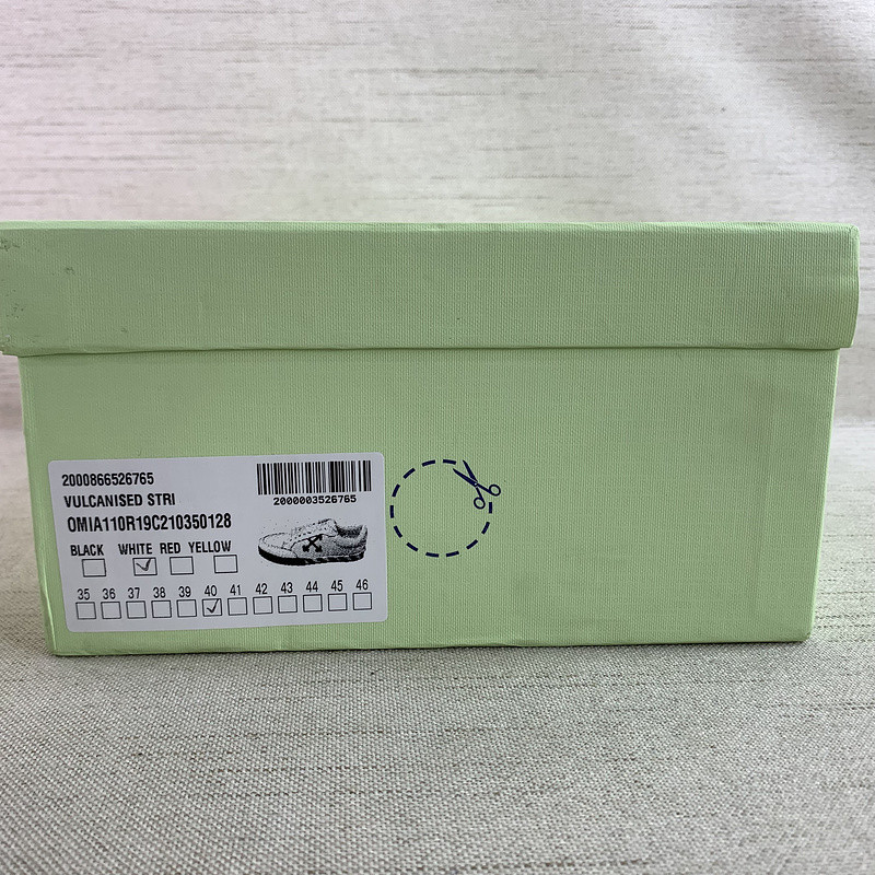 Off-White c/o Virgil Abloh