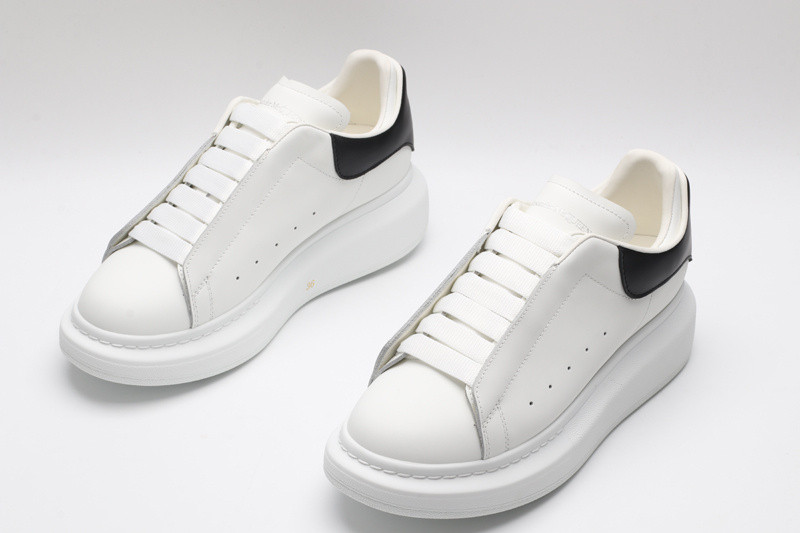ALEXANDER MCQUEEN SNEAKER