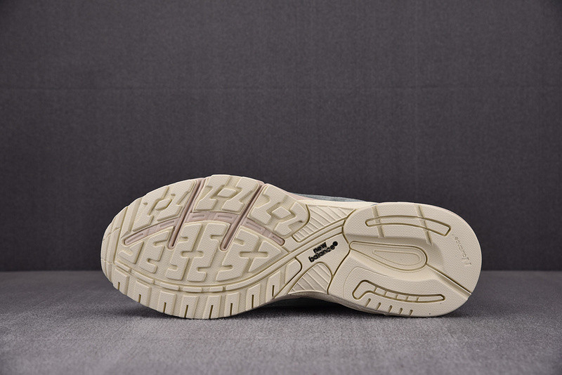 New Balance 993 MiUSA Kith Pistachio MR993KH1