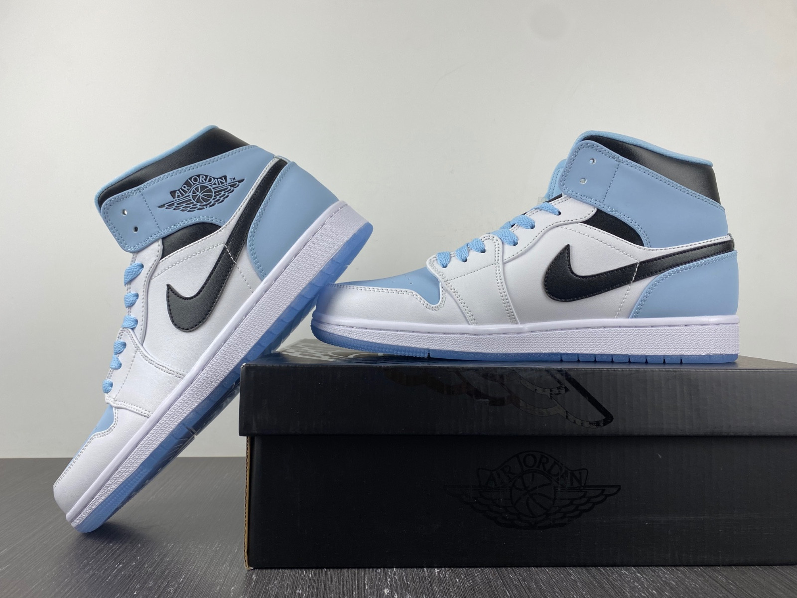 Jordan 1 Mid SE Ice Blue (2023) - DV1308-104