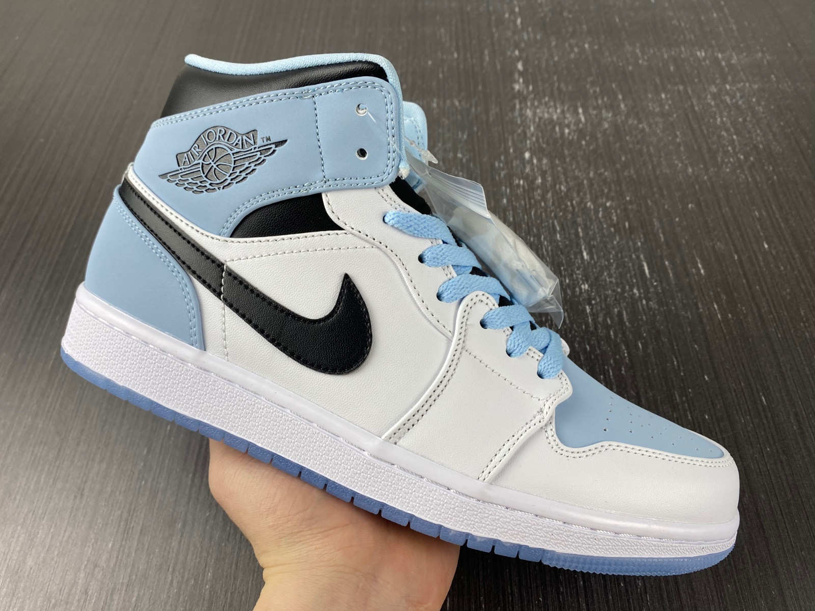 Jordan 1 Mid SE Ice Blue (2023) - DV1308-104