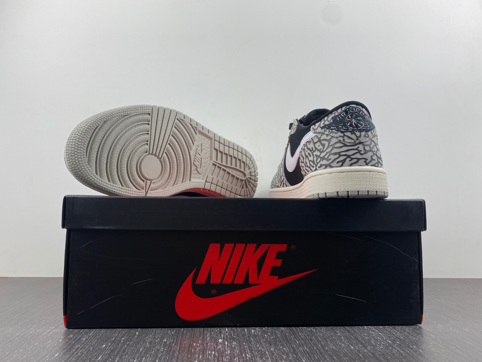 Jordan 1 Retro Low OG Black Cement - CZ0790-001