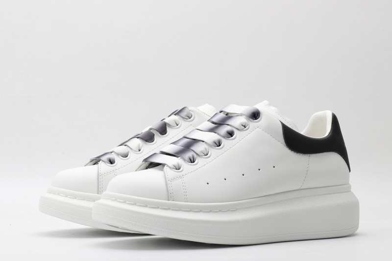 ALEXANDER MCQUEEN SNEAKER